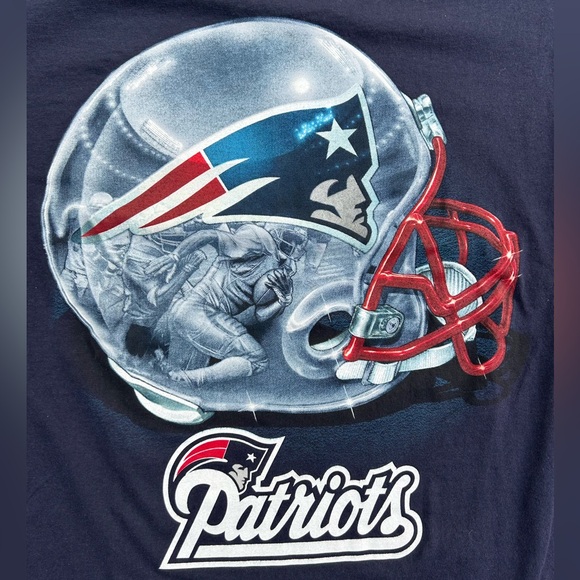 New England Patriots Graphic T-Shirt - Picture 2 of 4